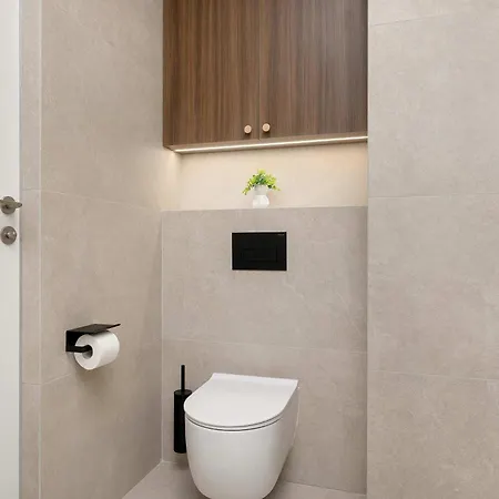 Bright Near Centre Wita Stwosza With Air Conditioning By Renters Krakov