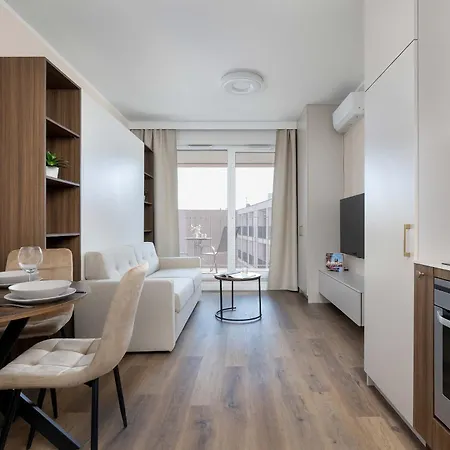 Lejlighed Bright Near Centre Wita Stwosza With Air Conditioning By Renters *